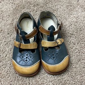 Chapman Hard Bottoms Mary Jane Walking Shoes